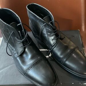 Men’s ALDO black wingtip black ankle boot. Size 10